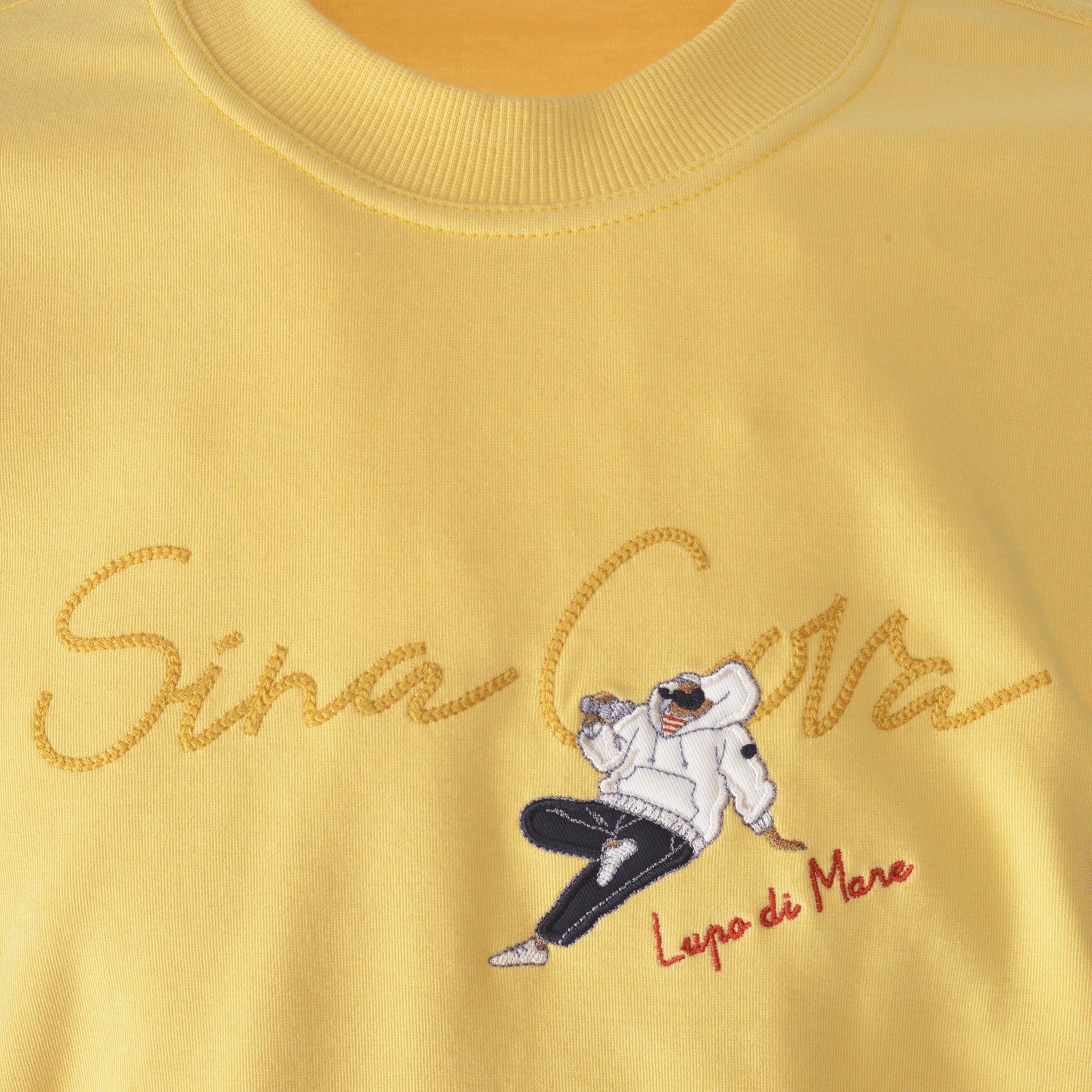 【公式】シナコバ (SINA COVA) クルーネックトレーナー 24120020 イエローの刺繡部分