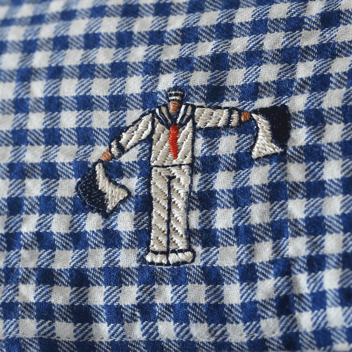 Long-sleeved button-down shirt 26224010