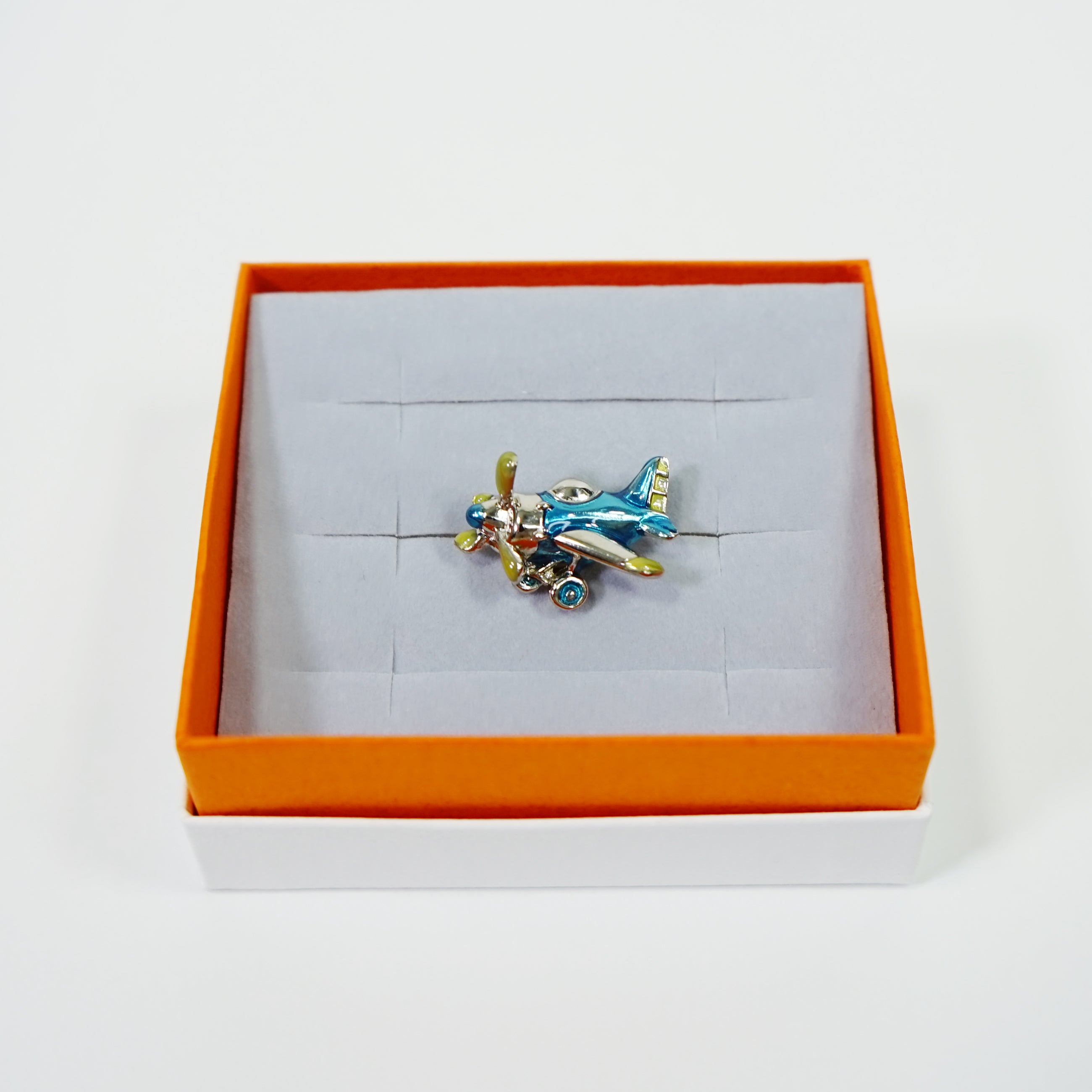 螺旋槳飛機翻領別針 57002550