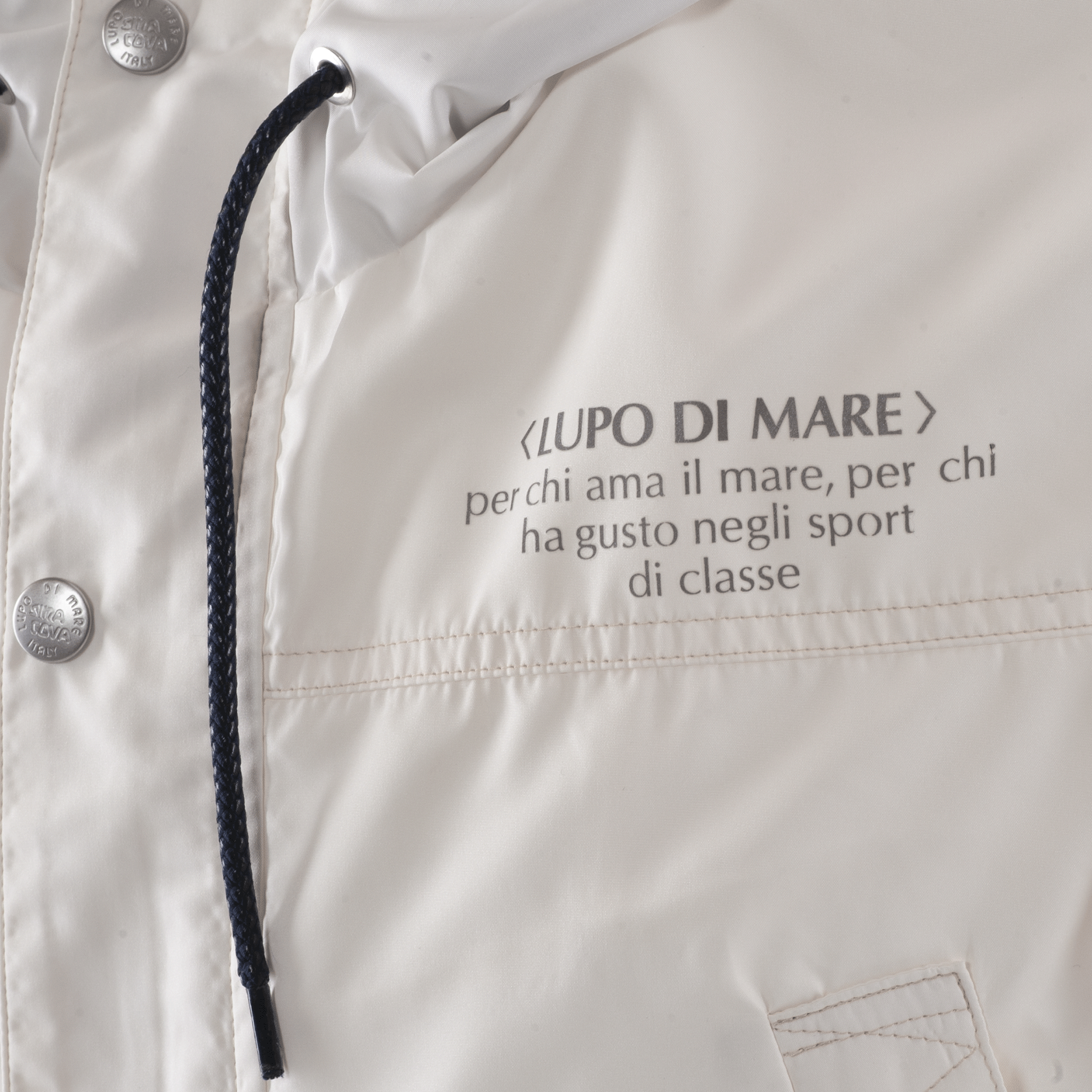 高性能巡航半身派克大衣 23113010