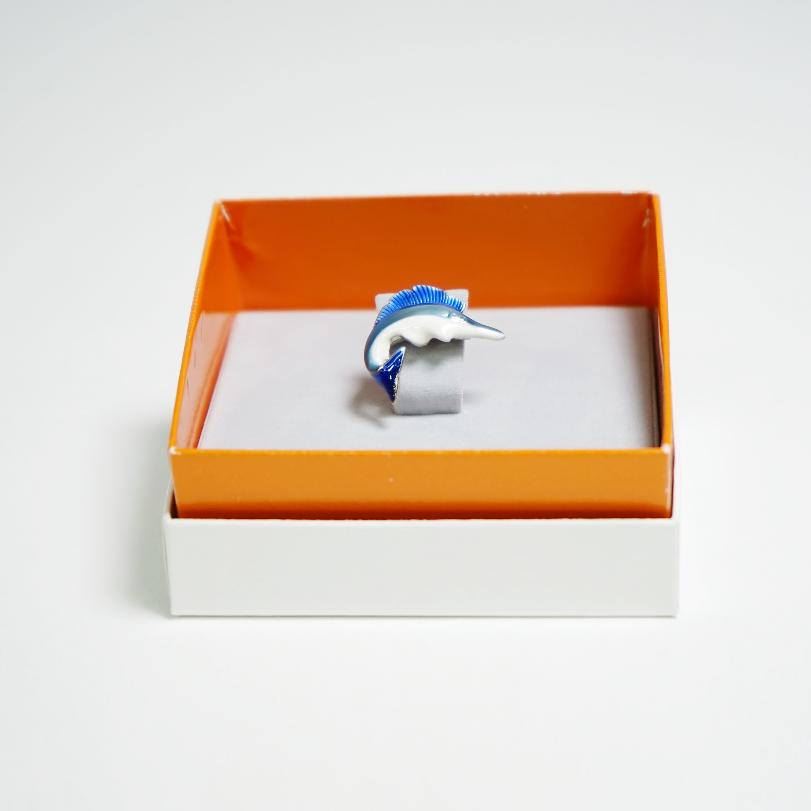 馬林翻領別針 57001100