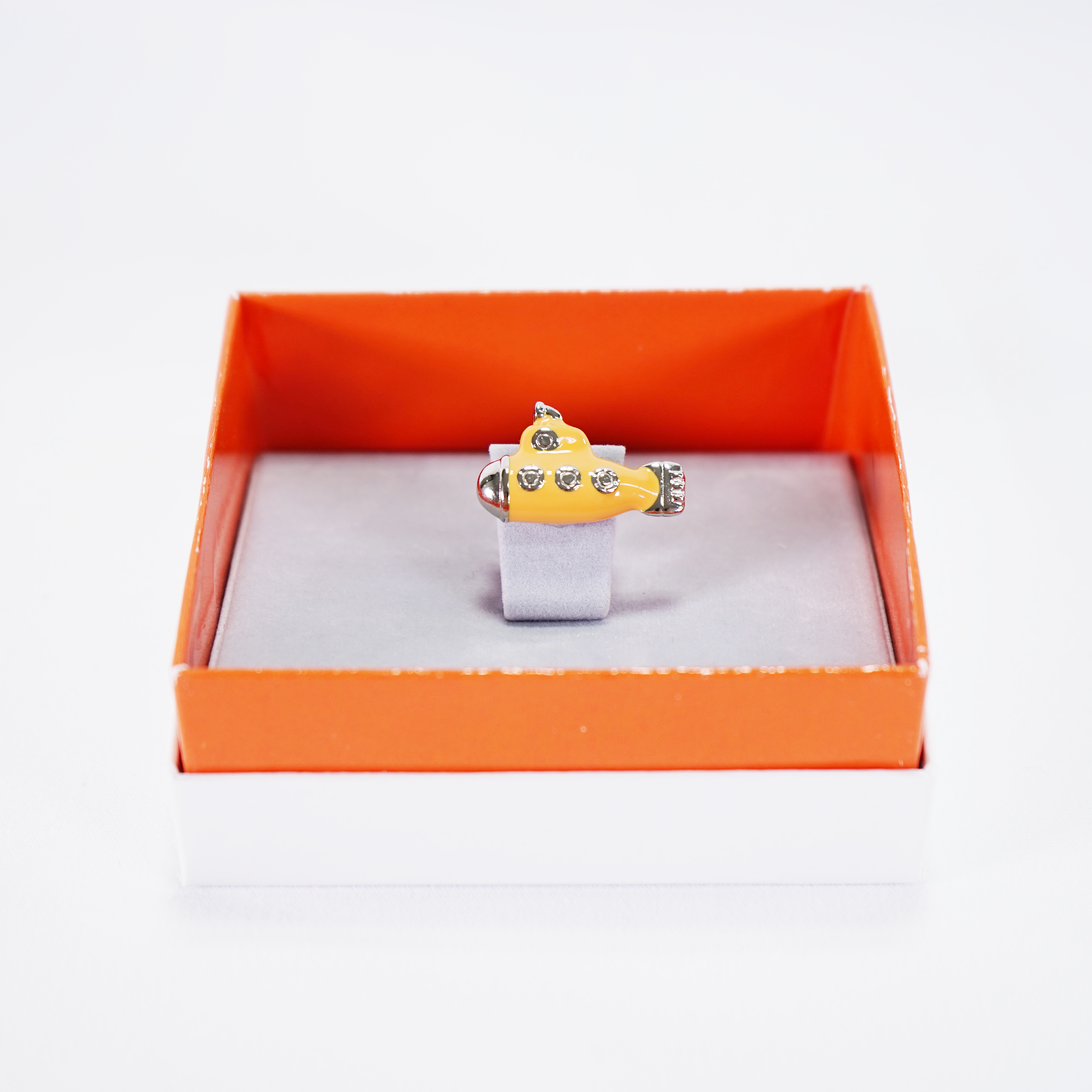 黃色潛水艇翻領別針 57001190